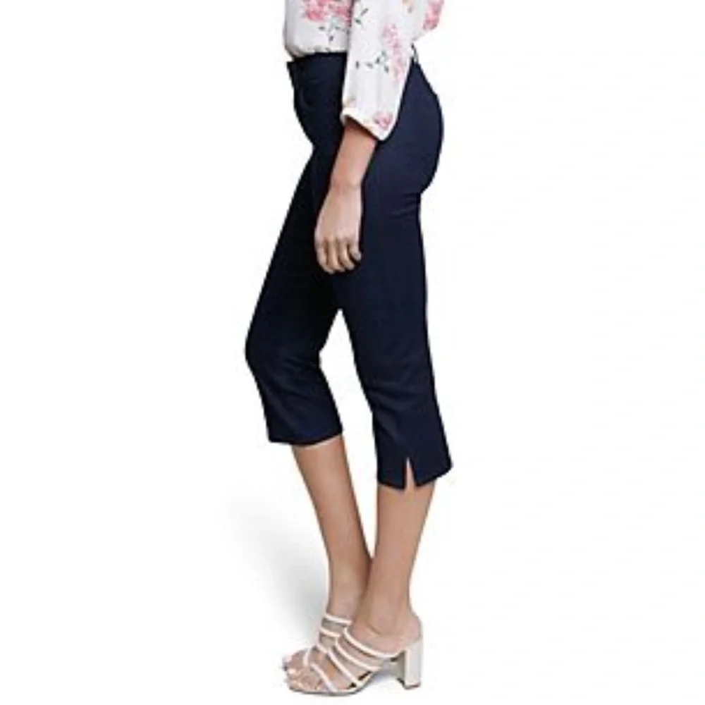 NYDJ 22W Cool Embrace Capri Double Snap Side Slit Dark Rinse 3LM06.10